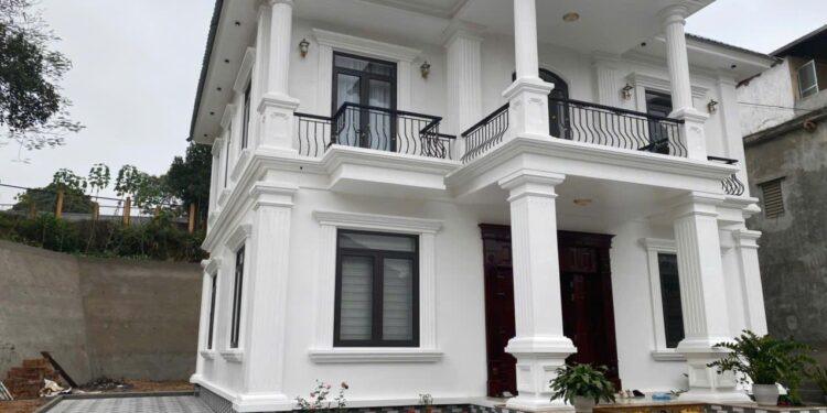 Nhà 2 tầng mái ngói ở nông thôn 110m2